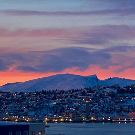 Polar Cozy Apartment - With View And Free Parking Tromso Ngoại thất bức ảnh